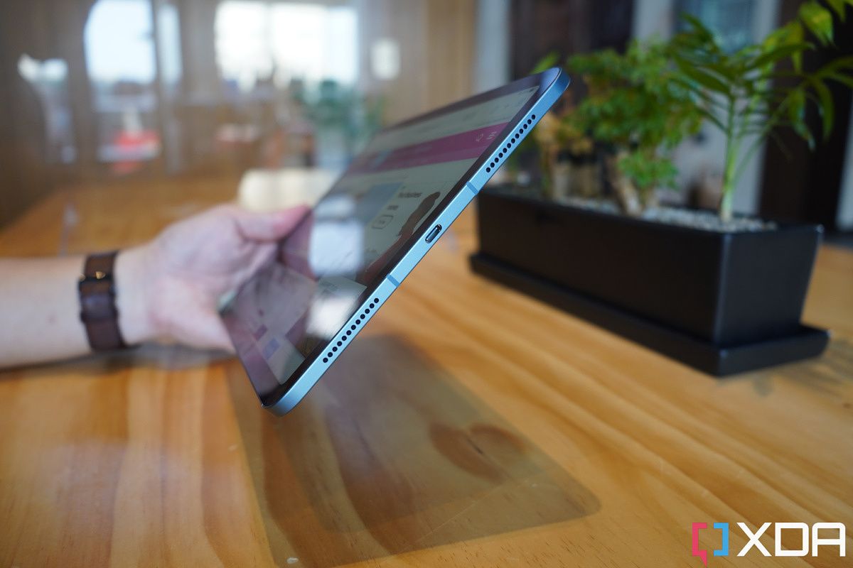iPad Air 2022 from the side