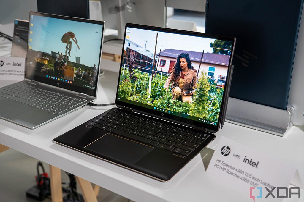 MacBook Air 2022 vs HP Spectre x360 13.5 Which should you buy