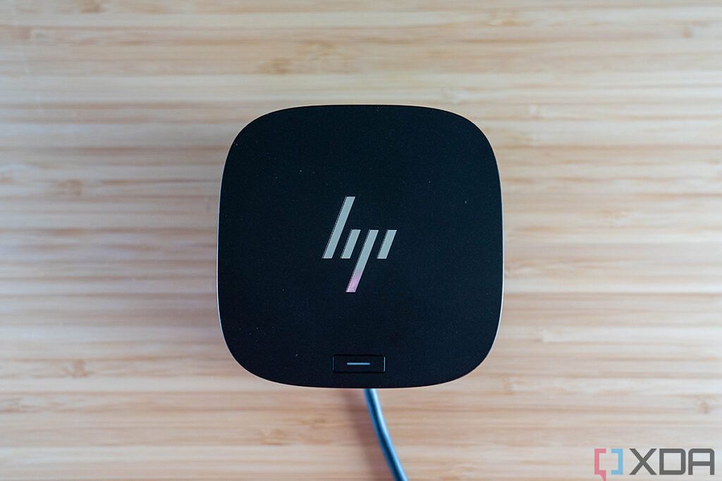 Top down view of HP Thunderbolt Dock G4