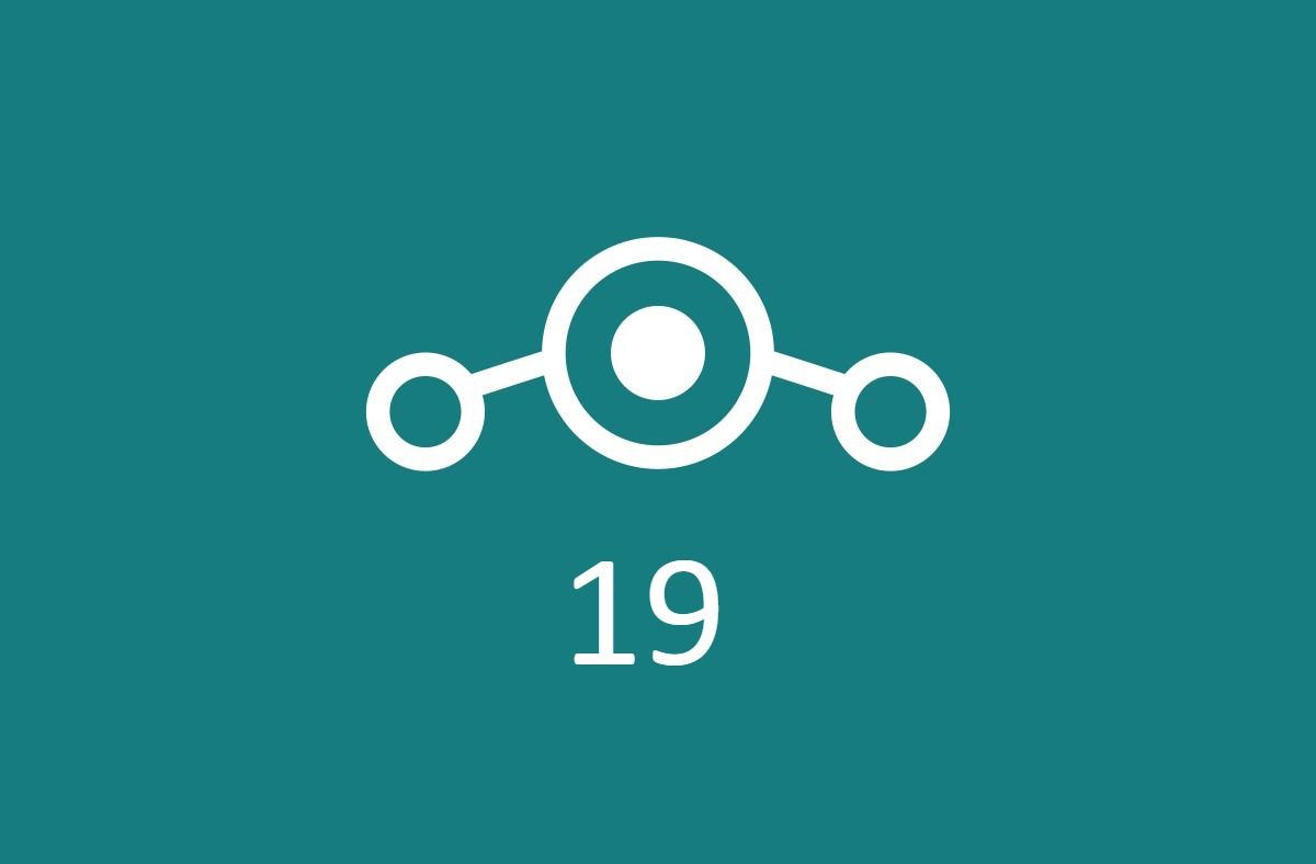 LineageOS 19 logo on green background.