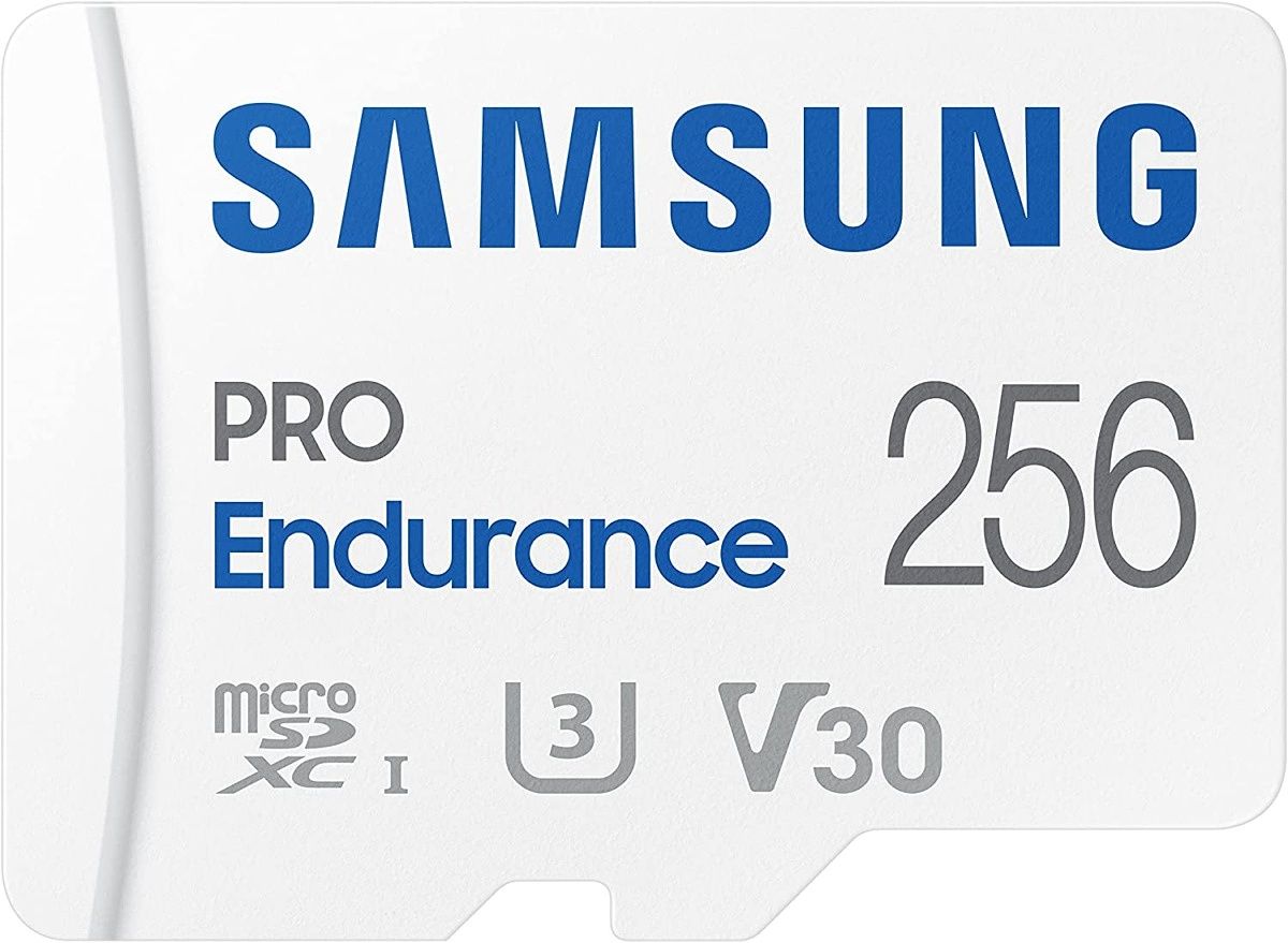 Если долговечность является вашим главным приоритетом, Samsung Карта PRO Endurance microSD делает свое дело.  Он медленнее, но его срок службы до 140 160 часов делает его идеальным для задач, в которых он постоянно используется, например, для камер видеонаблюдения.