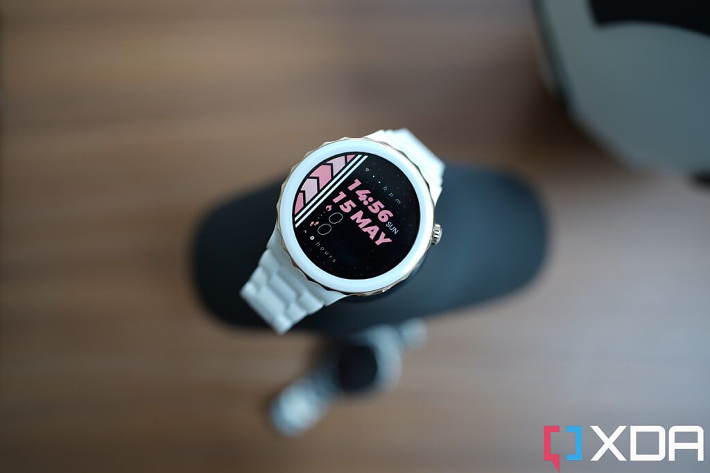 Huawei Watch GT 3 Pro in ceramic
