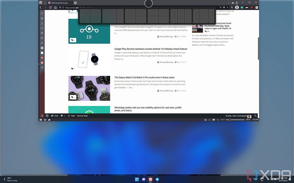 Imagen que muestra una aplicación de Windows 11 que se arrastra a la parte superior de la pantalla para mostrar los diseños de Snap disponibles