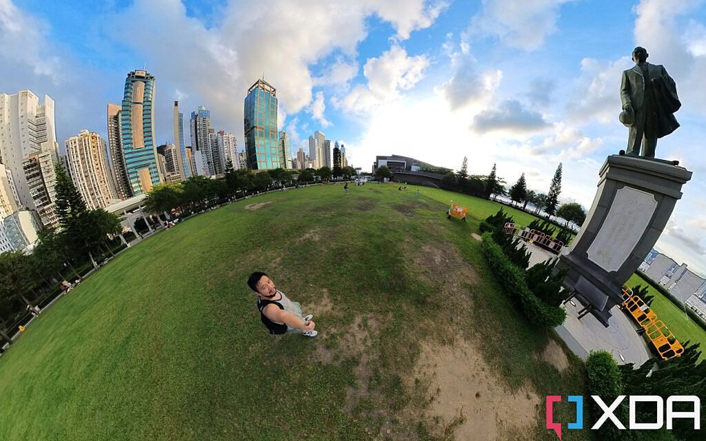 A still grabbed from Insta360 One RS 360 footage