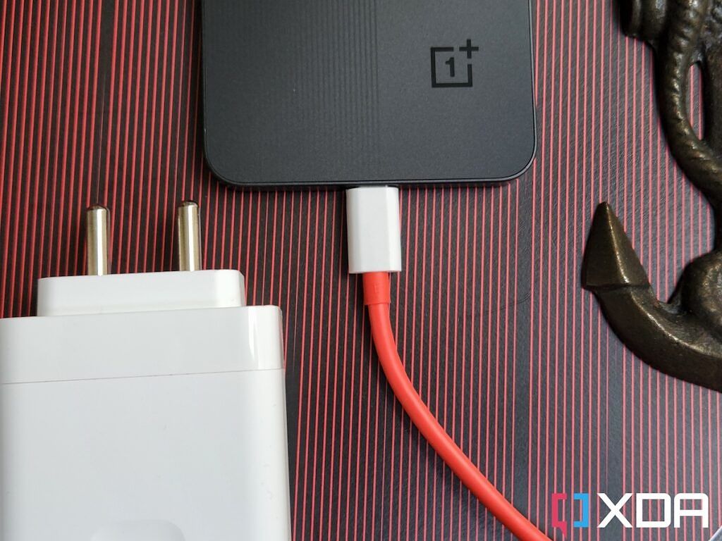 OnePlus 10R charging