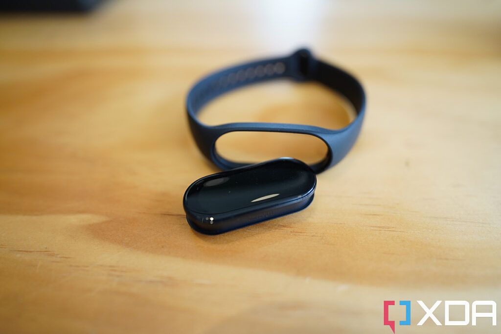 Xiaomi Band 7 with rubbers trap