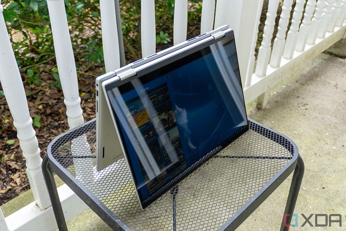 Dell Inspiron 14 2-in-1 (2022) Review: A mainstream laptop with a lot of  value