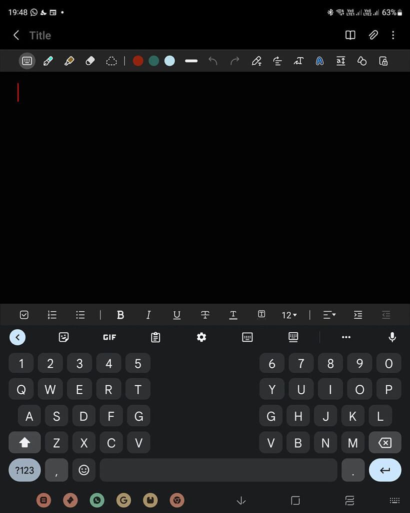 Screenshot of Gboard split keyboard layout on Samsung foldable.