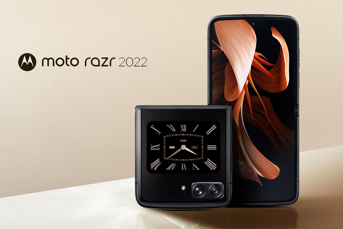 Motorola Moto Razr launch poster.