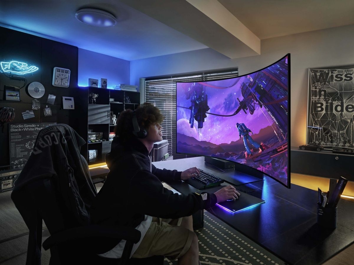 The Samsung Odyssey Ark is the world's first 55-inch 1000R rotating curved gaming monitor