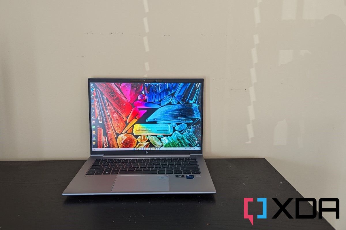 La HP Zbook Firefly Z9 es una excelente computadora portátil para creadores de contenido 2D gracias a la GPU Nvidia T550, así como a la hermosa pantalla DreamColor.