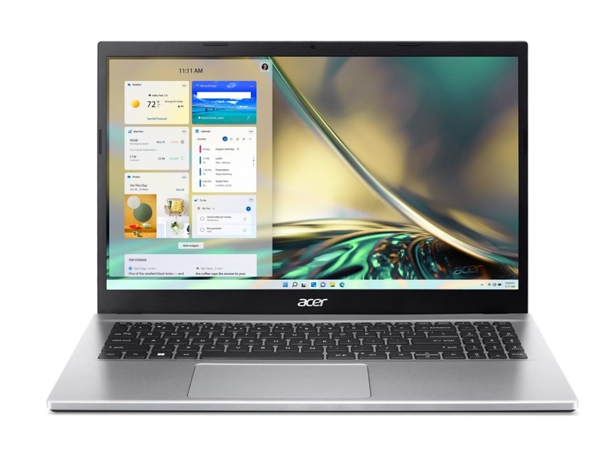 The Acer Aspire 3 is a great productivity laptop thanks to the U-series Intel CPU, a s well as the expansive 15.6 inch display.