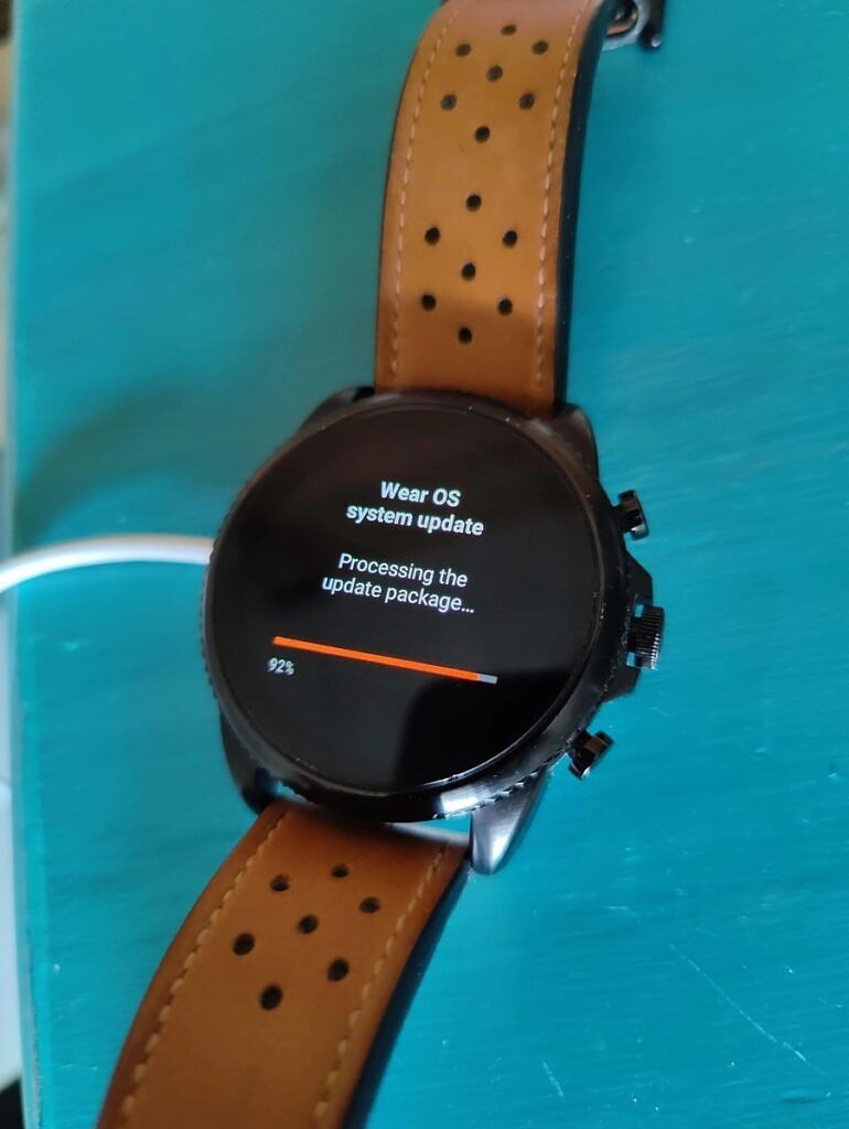 Fossil Gen 6 smartwatch installing Wear OS 3 update.