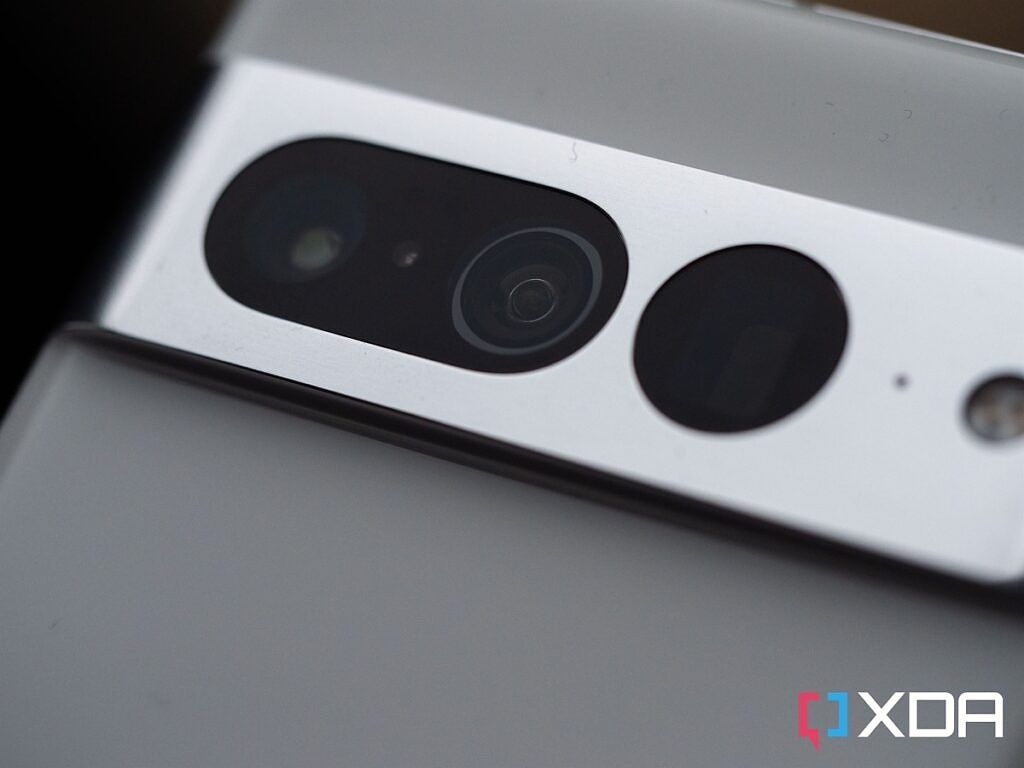 Google Pixel 7 Pro camera visor