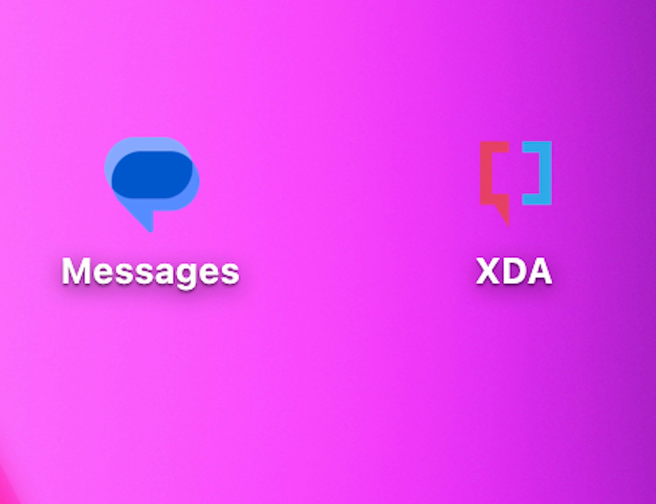 Una imagen que muestra los íconos de la aplicación de mensajes de XDA y Google uno al lado del otro.