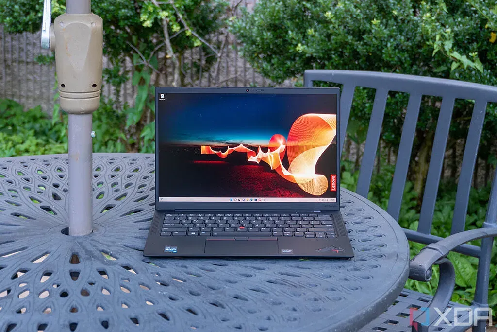 Lenovo-ThinkPad-X1-Carbon-12