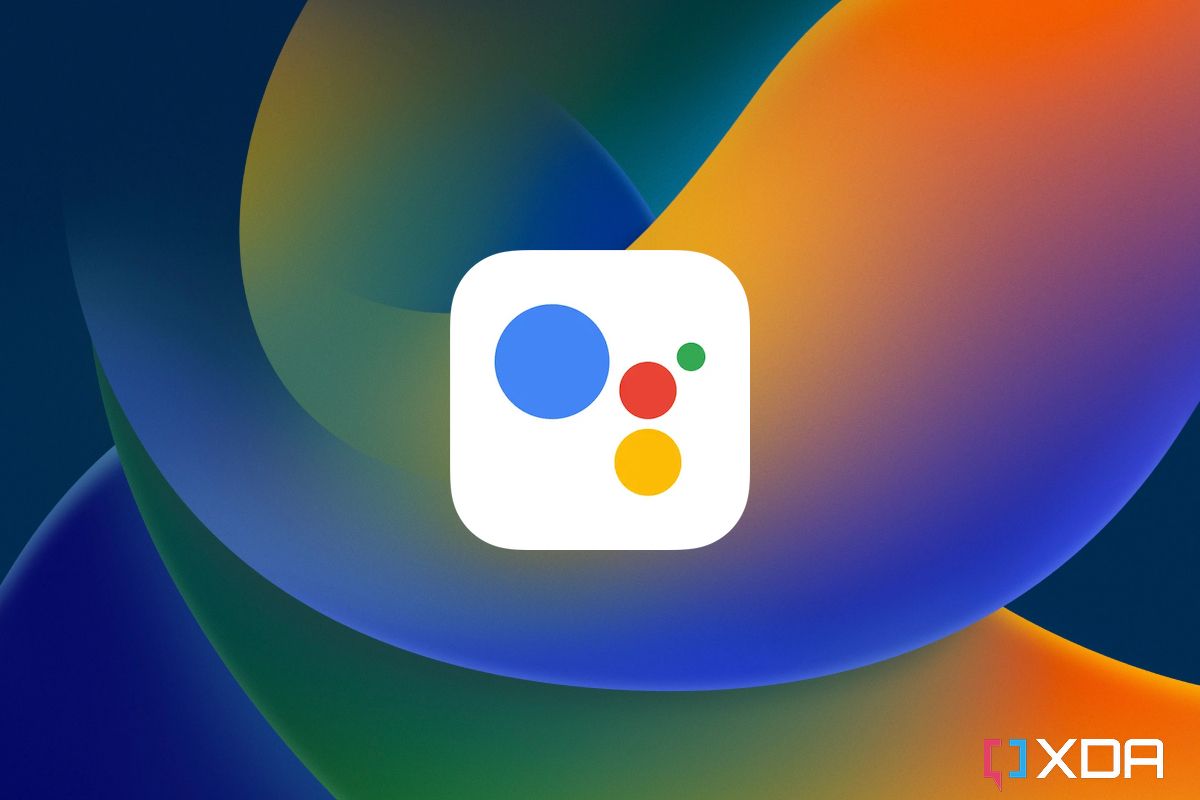 Google Assistant on iOS 16 wallpaper