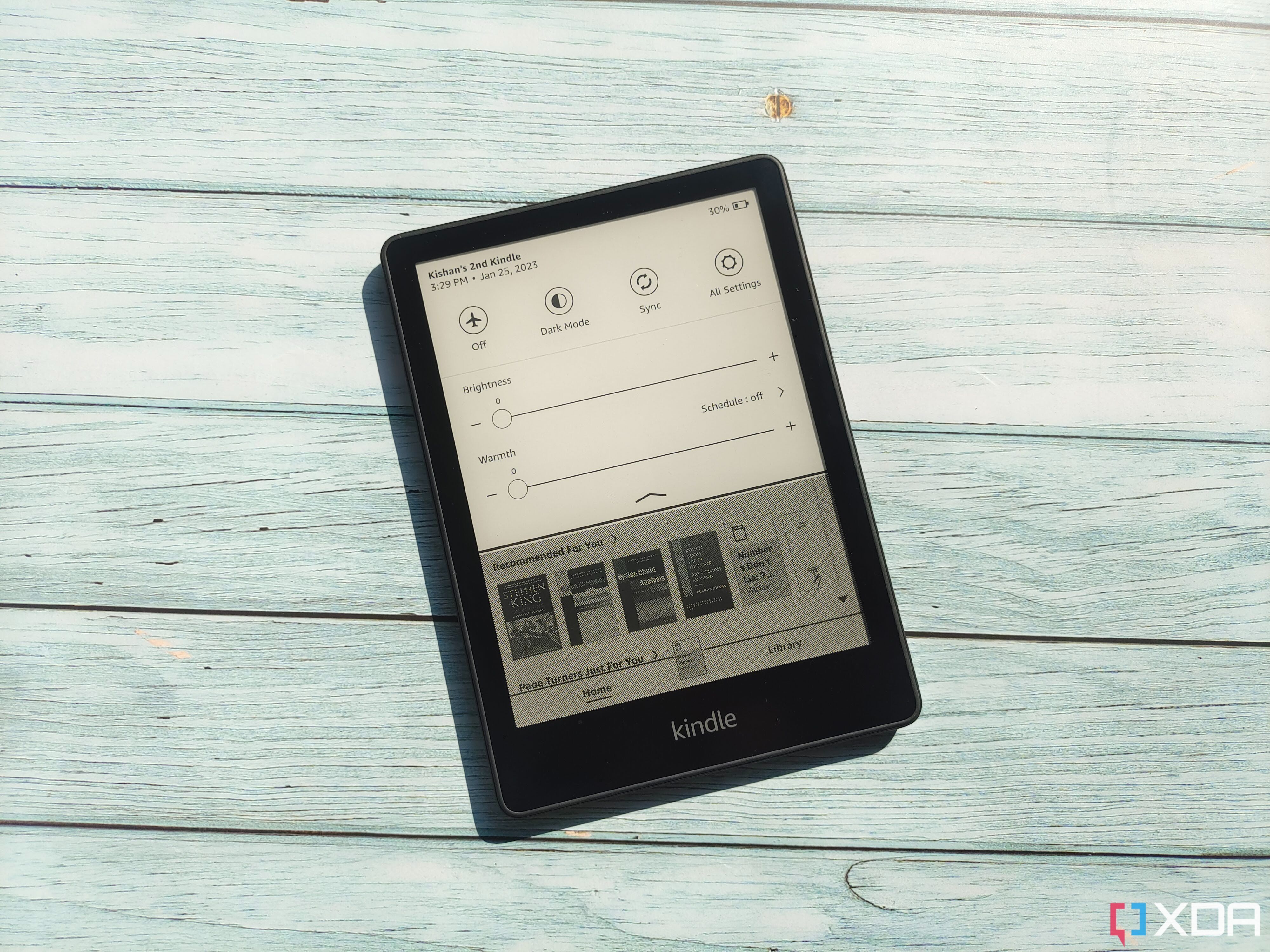 Kindle Paperwhite (2021) Review: Bigger, Warmer, Better