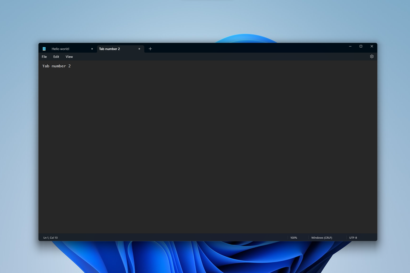 Снимок экрана приложения «Блокнот» для Windows 11 с двумя открытыми вкладками