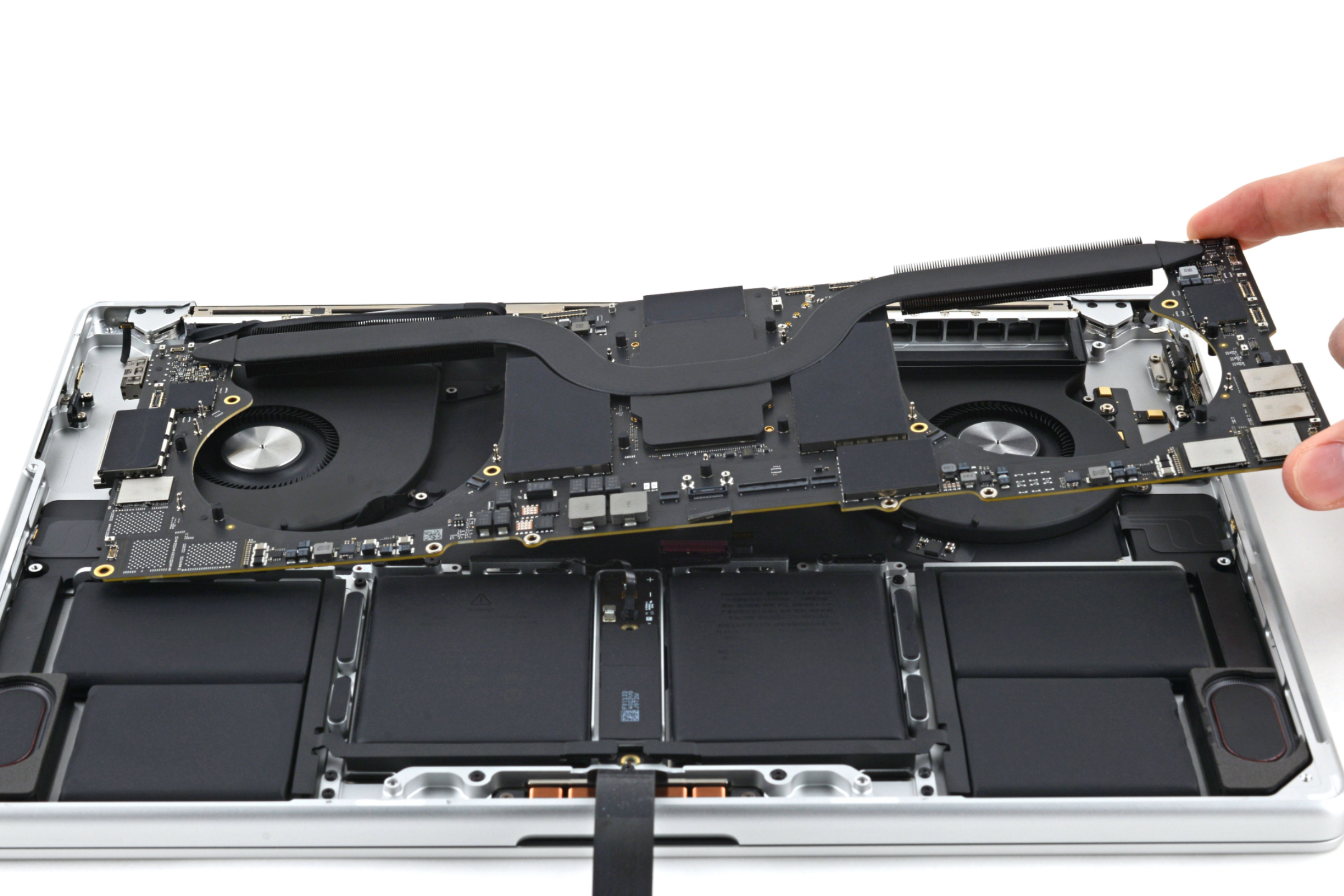 Apple’s MacBook Pro 14 (2023) equipped with a 512GB SSD can’t compete with its M1 predecessor