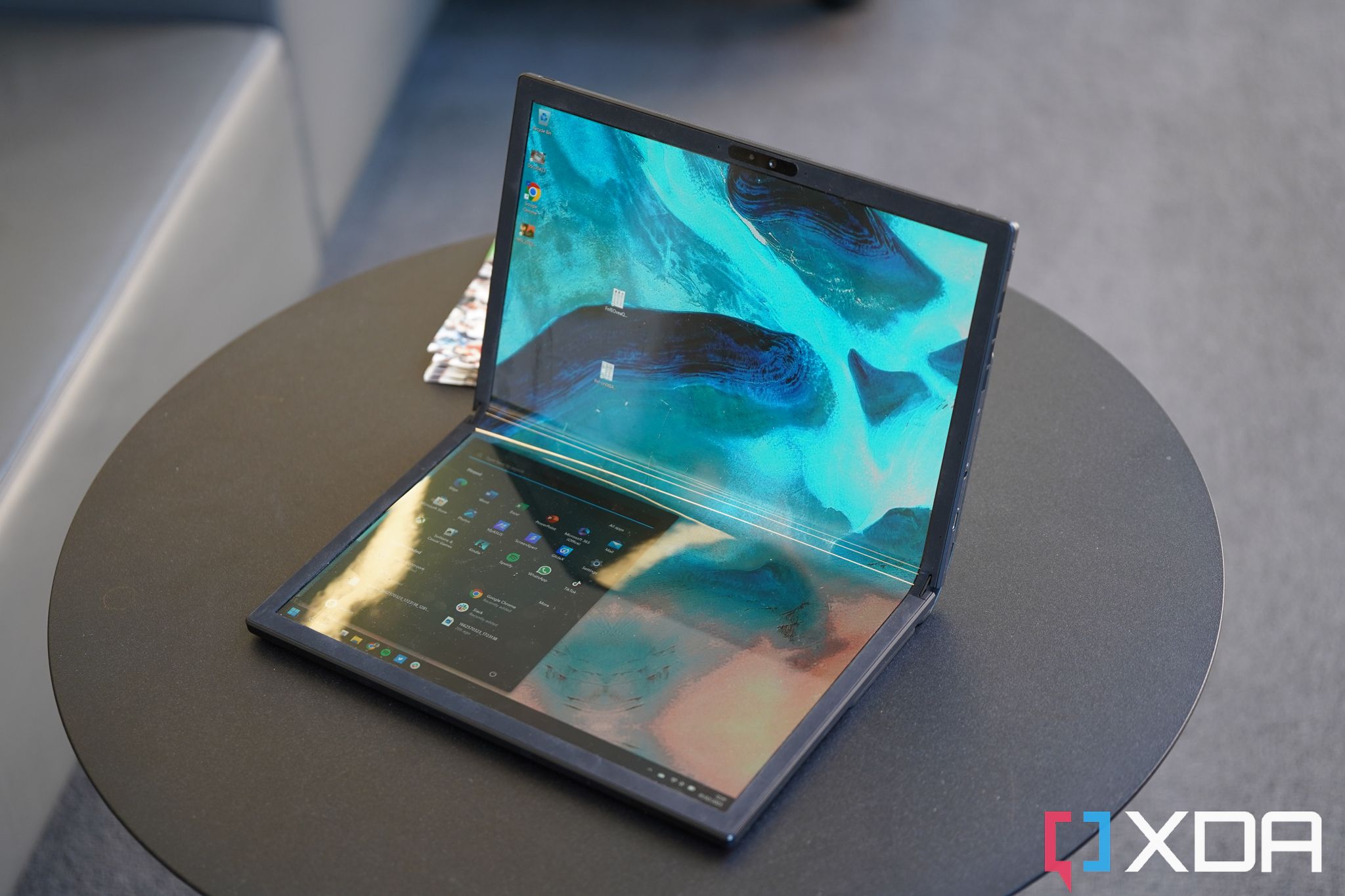 4 reasons why foldable laptops are better than folding phones