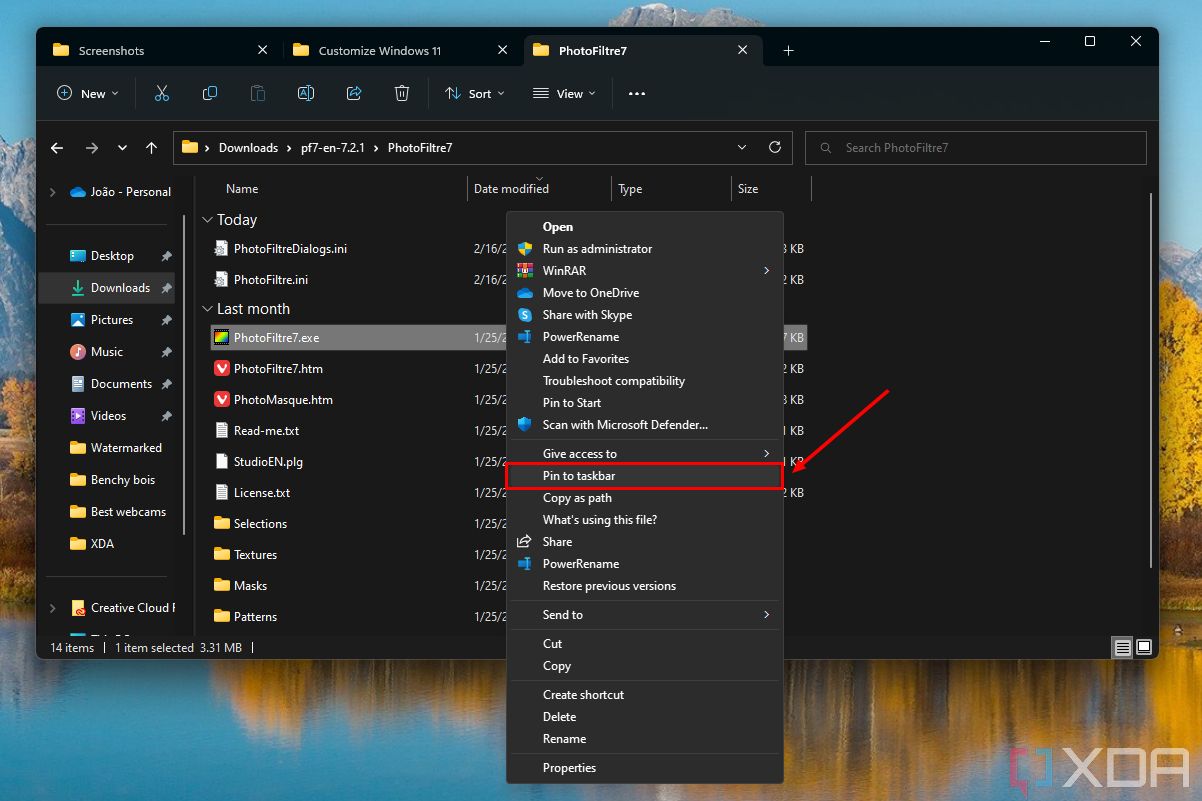 Screenshot of Windows 11 File Explorer showing the option to pin an app to the taskbar