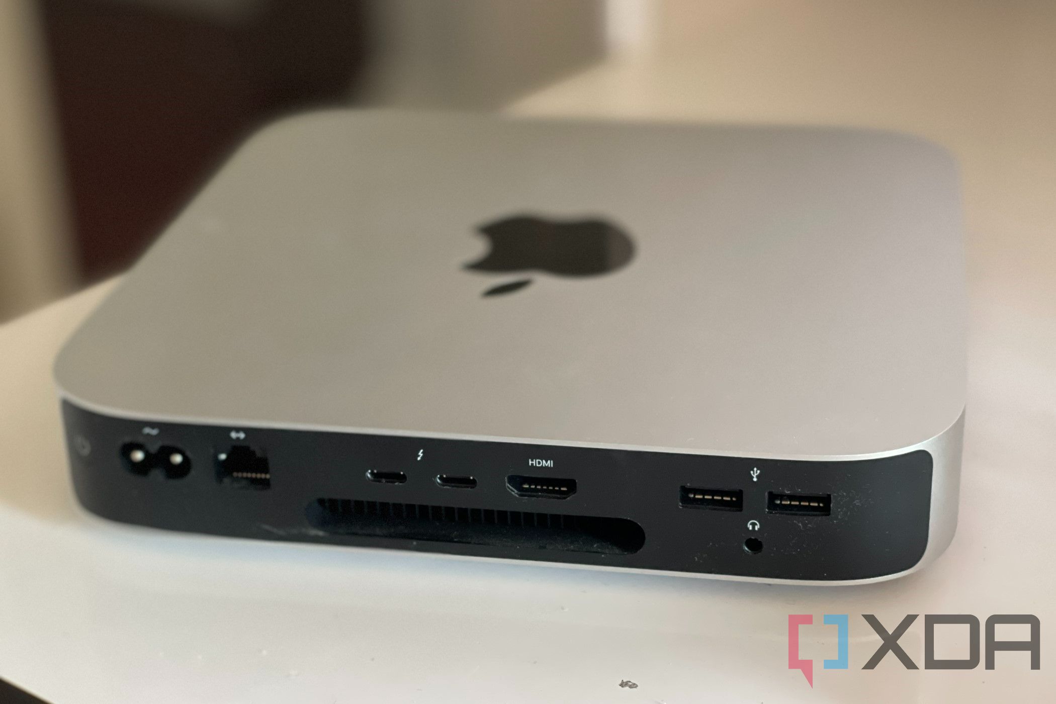Does the Mac Mini (M2, 2023) have Thunderbolt?