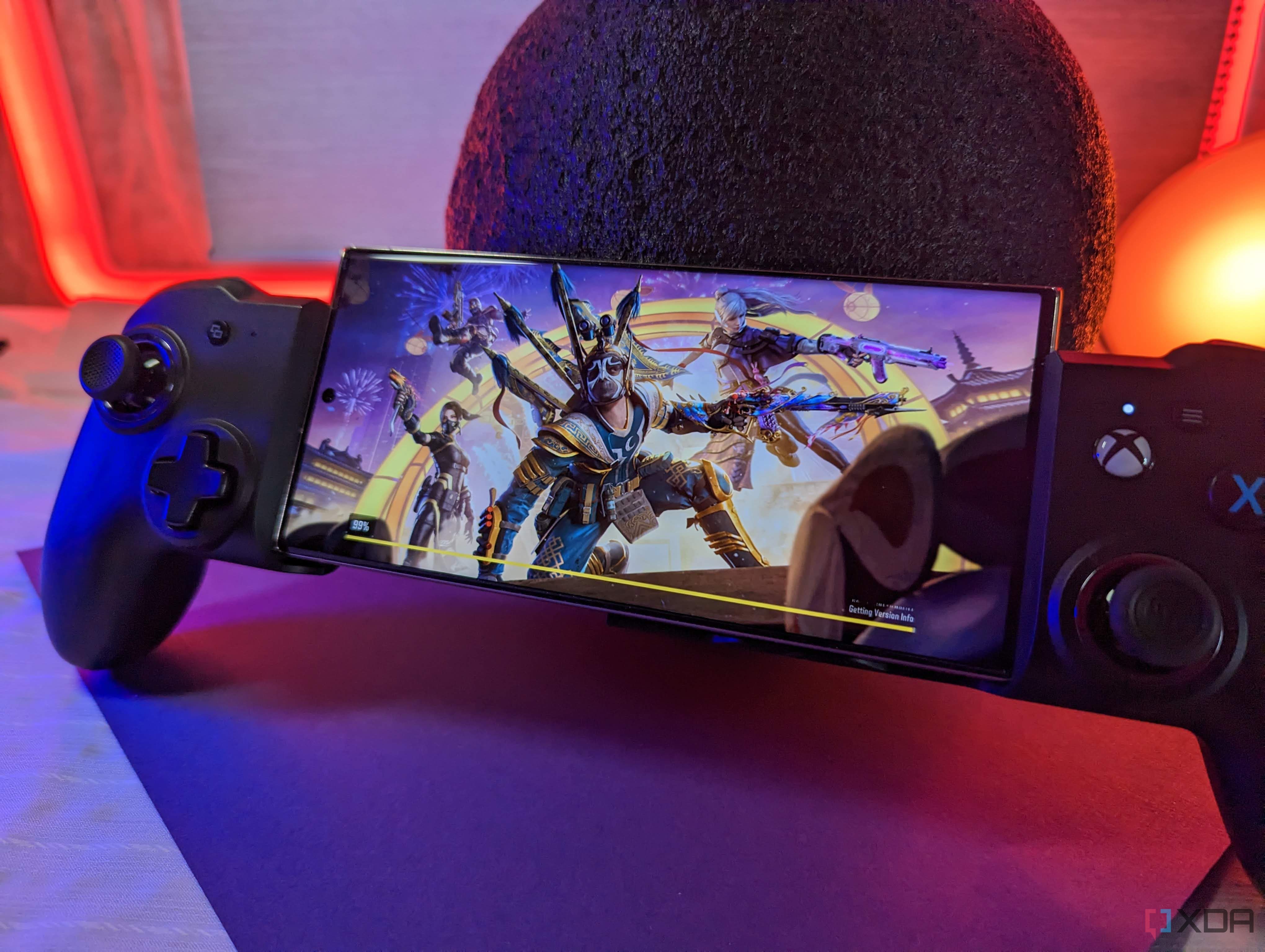 Samsung Galaxy S23 Ultra attached to a gaming controller