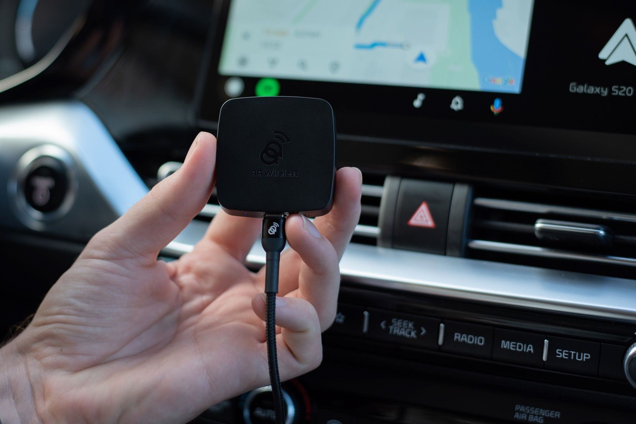 AAWireless 2023 - Wireless Android Auto Dongle - Connects Automatically to Android  Auto - Easy Plug and Play Setup - Free Companion App : :  Electronics