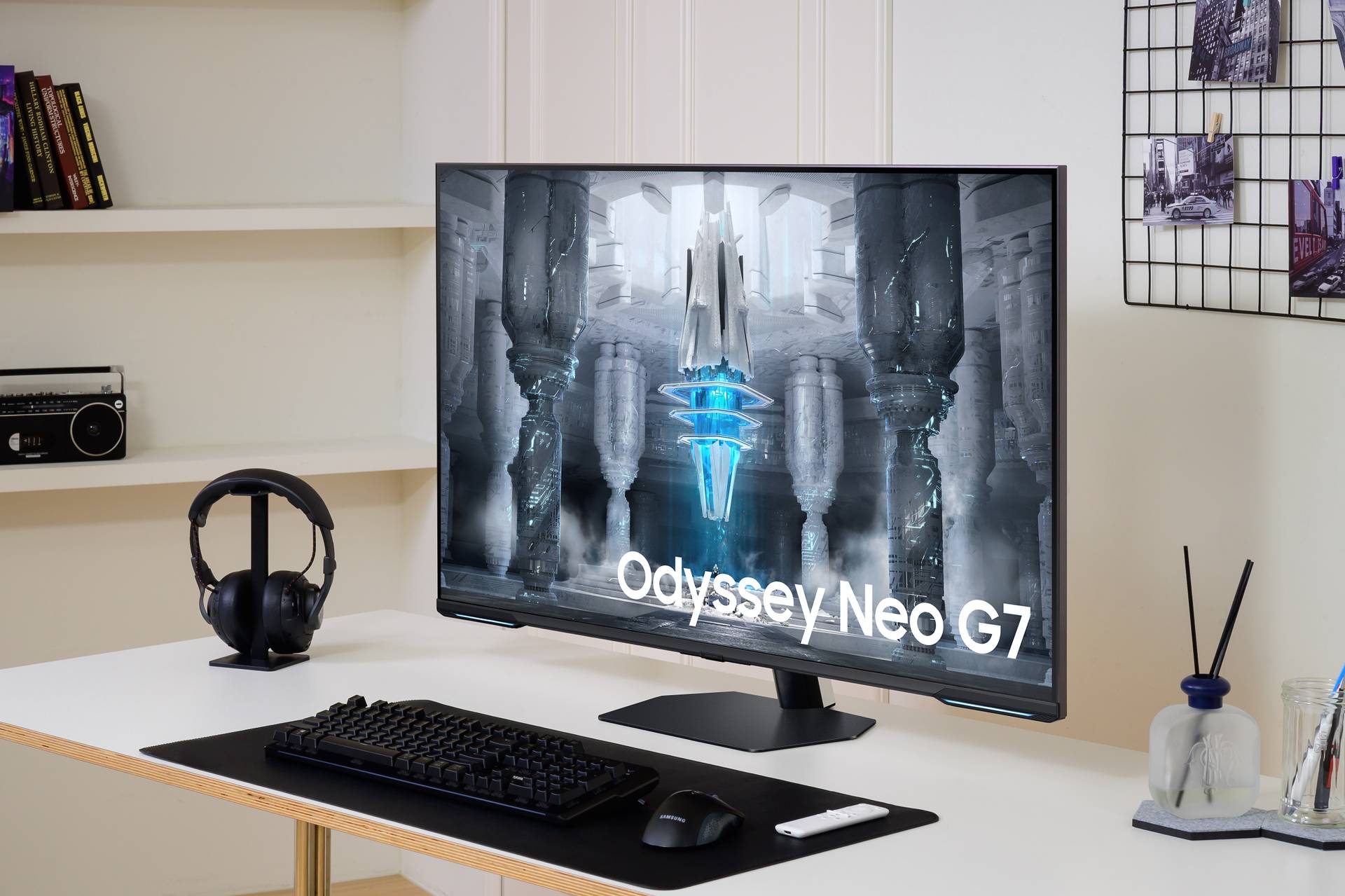 Samsung 43-inch Odyssey Neo G7 4K gaming monitor