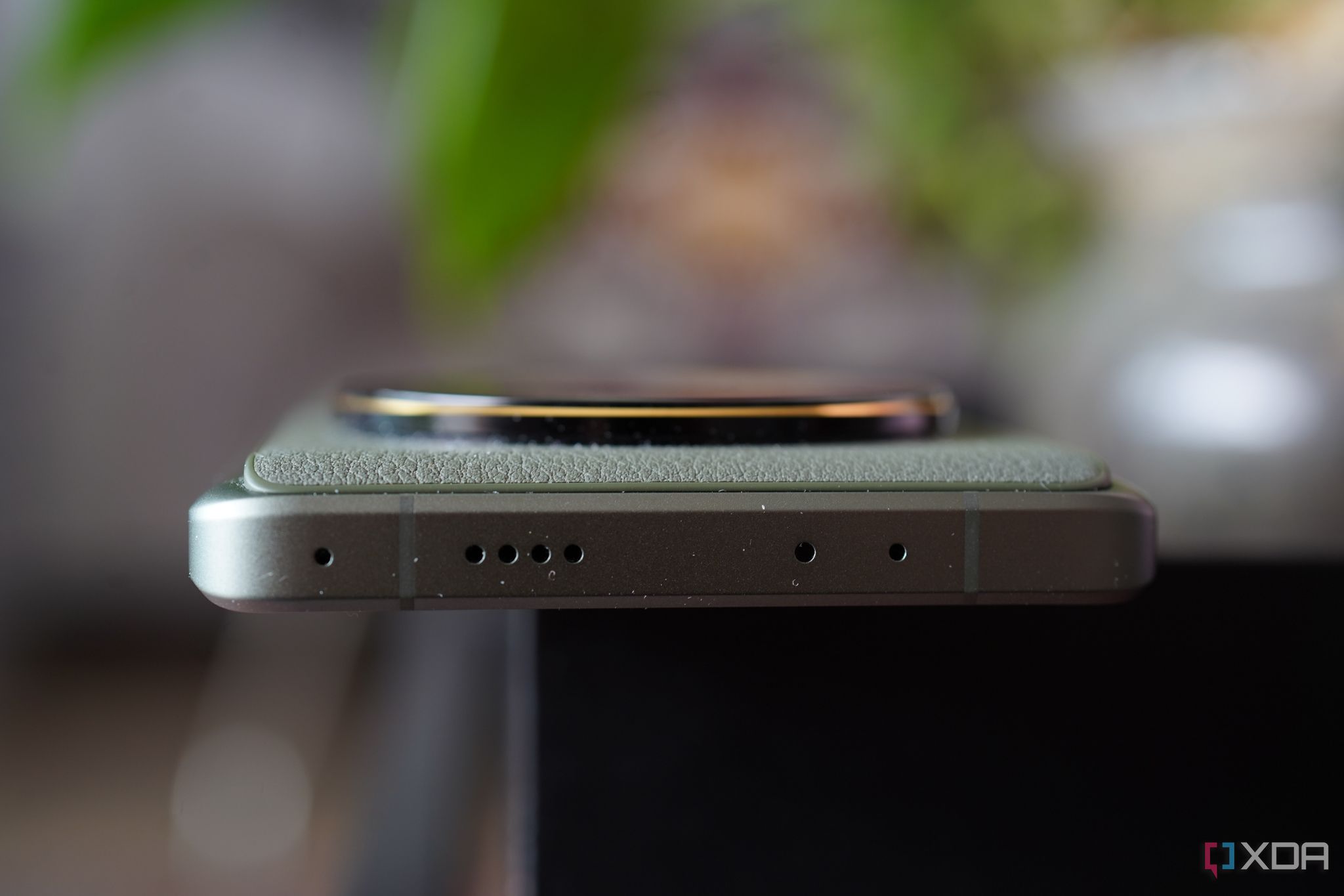 the top of the xiaomi 13 ultra