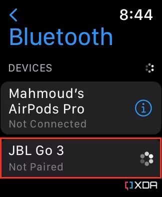 Can i connect earbuds to apple watch hot sale