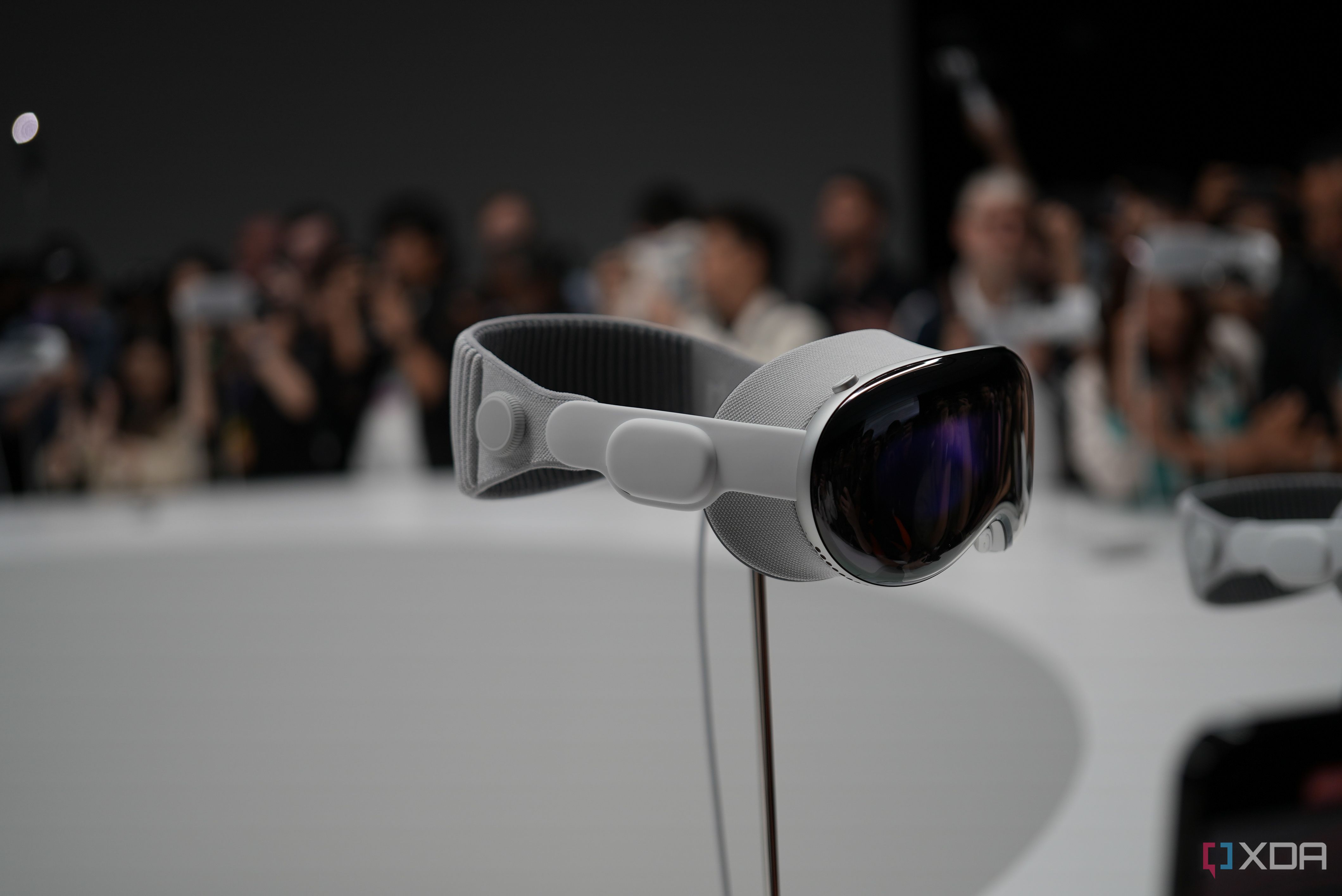 Imagen de los auriculares apple-vision-pro-xda-wwdc01518.