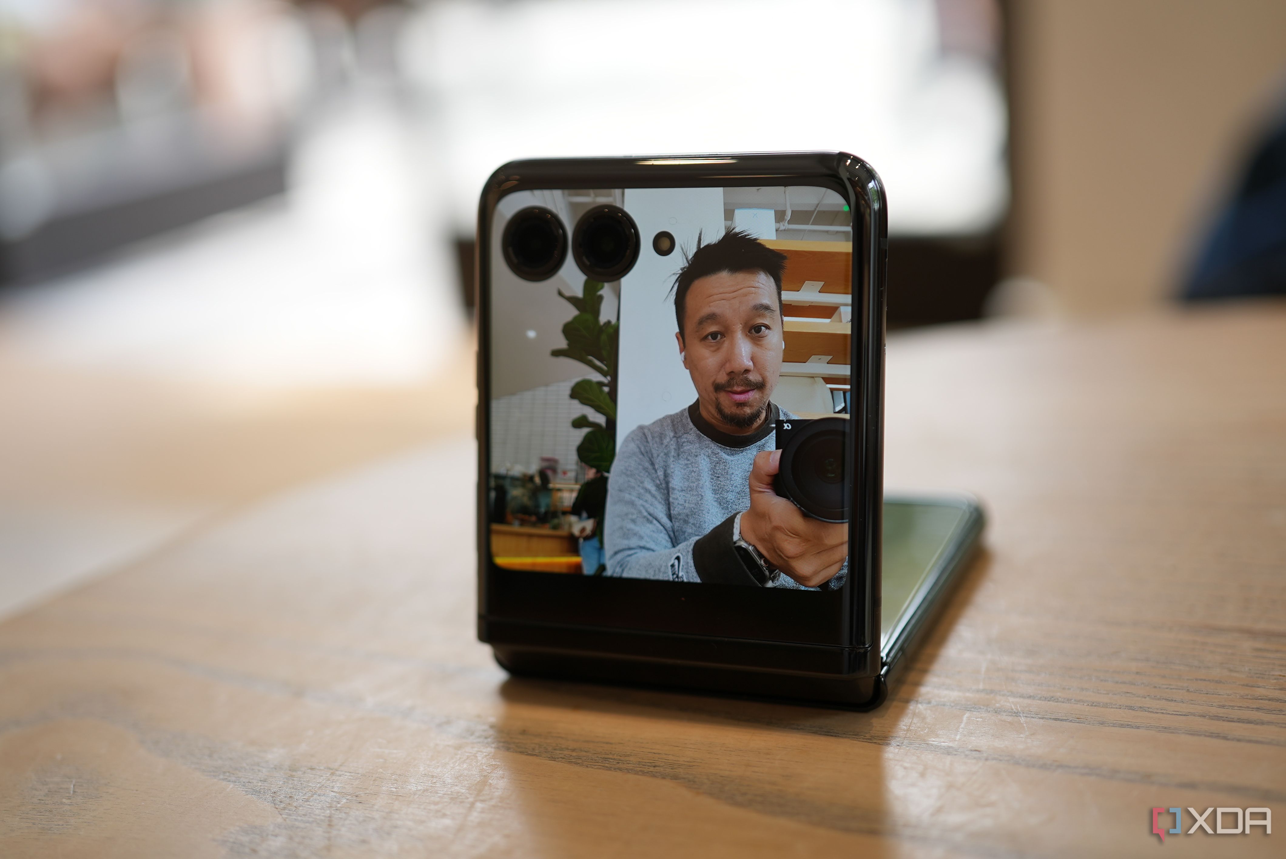 Motorola Razr+ (2024) vs. Razr+ (2023) Tech News