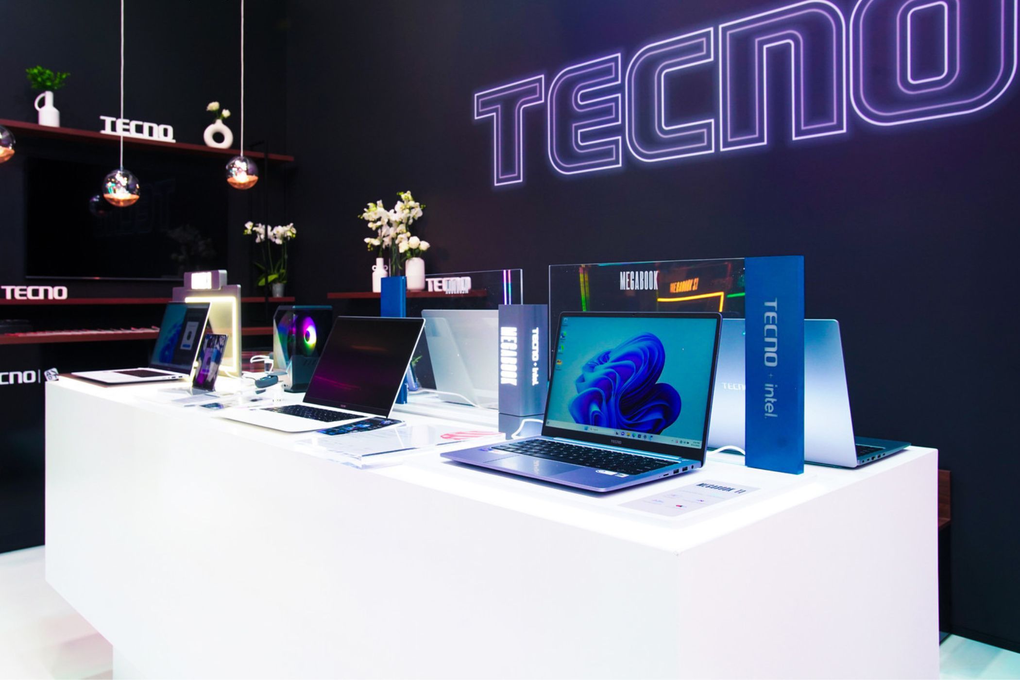 Ноутбуки на стенде TECNO на выставке IFA 2023