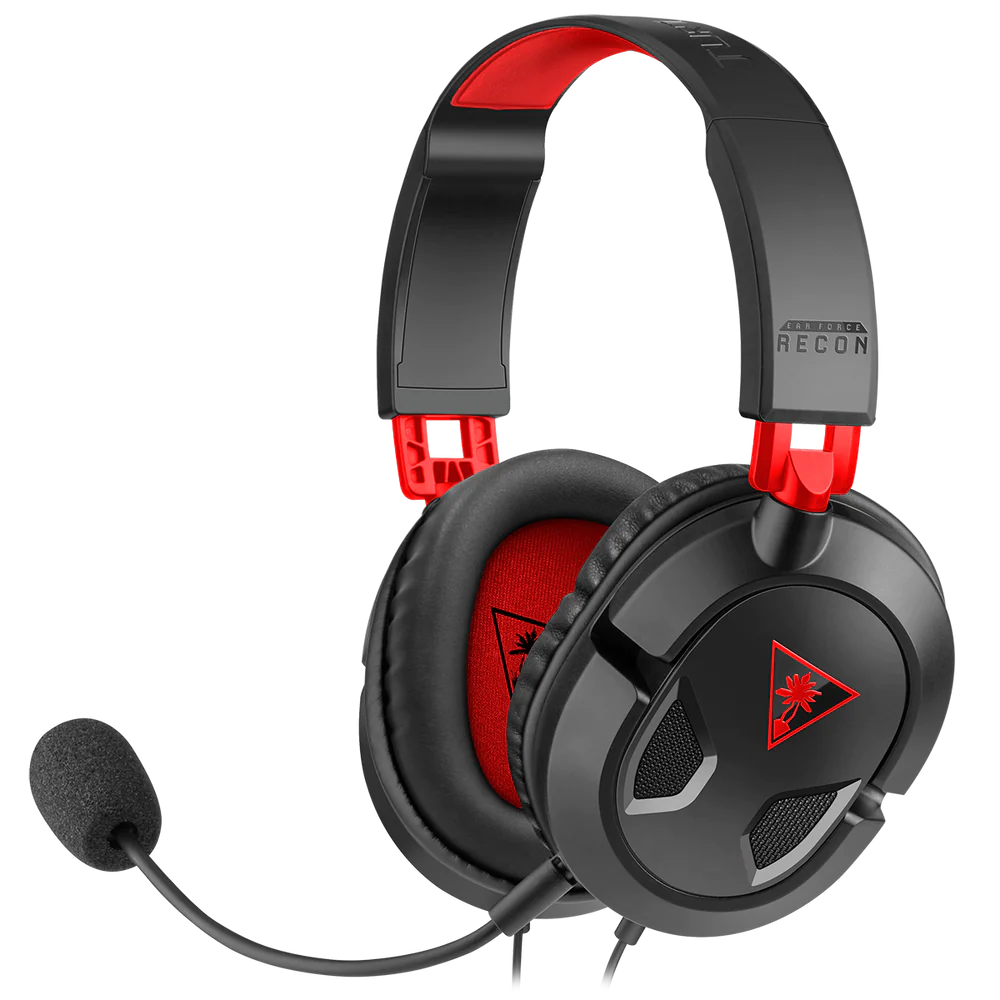 Una representación de los auriculares para juegos Turtle Beach Recon 50 en rojo y negro sobre un fondo transparente.