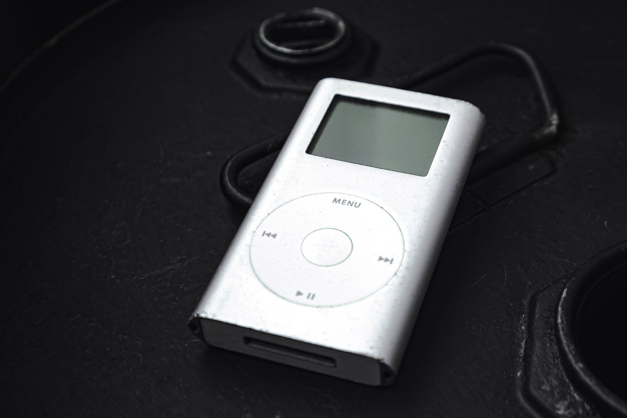 Alpine Electronics Launched its 1st iPod Digital Media Station -  autoevolution