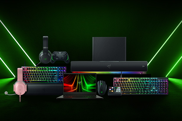 Imagen que muestra varios productos Razer, incluidas computadoras portátiles, teclados, auriculares para juegos, controladores y más.