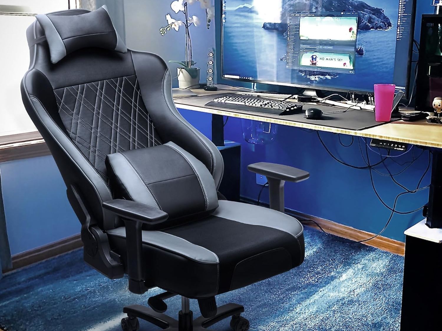 https://static1.xdaimages.com/wordpress/wp-content/uploads/2023/11/fantasylab-big-and-tall-400lb-massage-memory-foam-gaming-chair-lifestyle.jpg