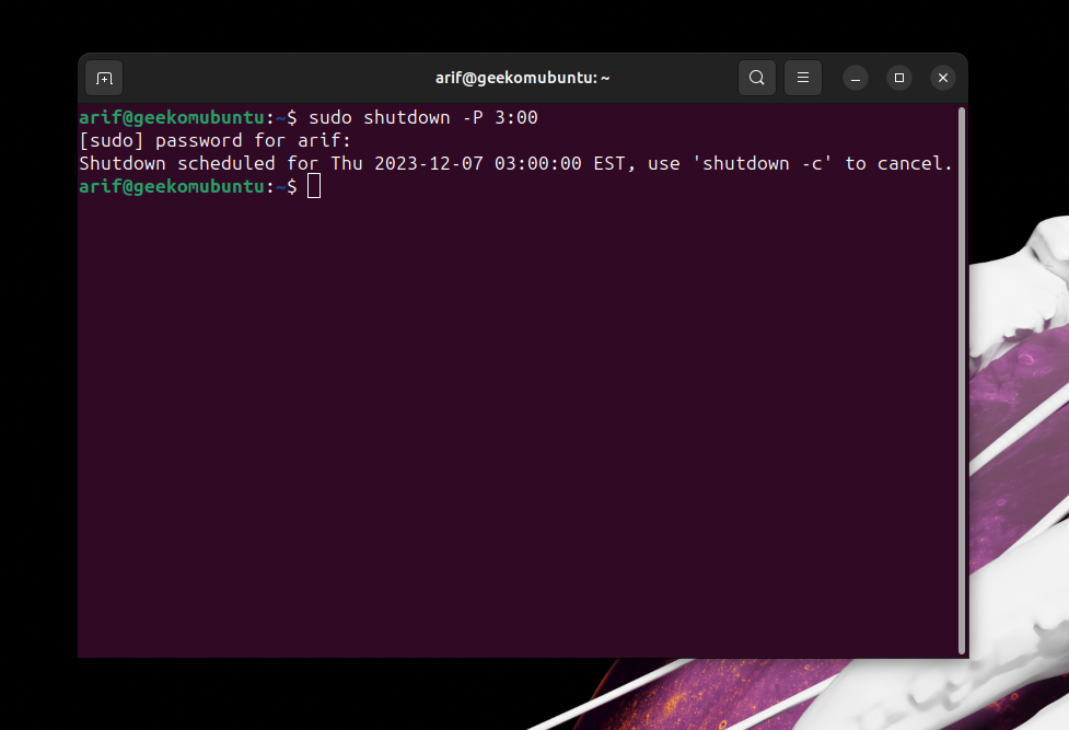 Una captura de pantalla del comando de terminal para apagar Linux a una hora específica del día a las 3:00