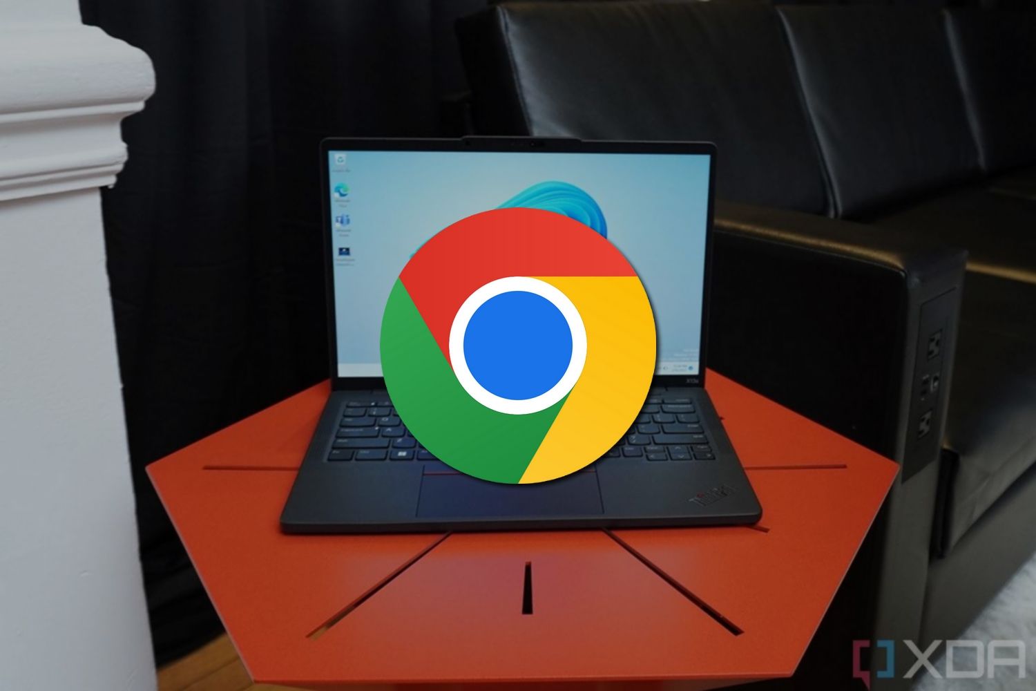 Google Логотип Chrome на ноутбуке Lenovo ThinkPad X13s