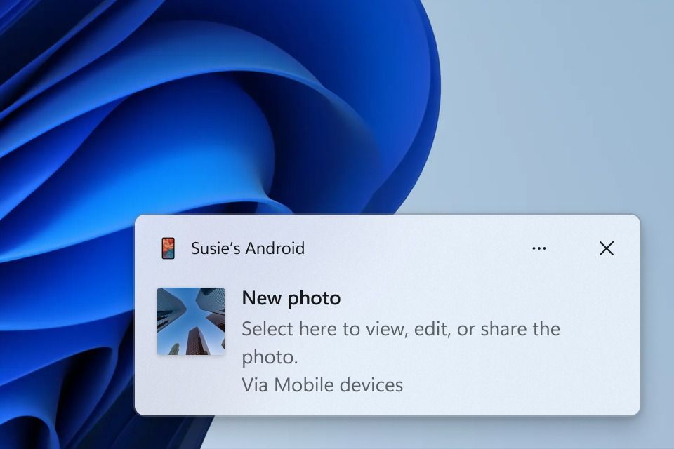 Screenshot of a Windows 11 notification displaying a photo taken on an Android phone