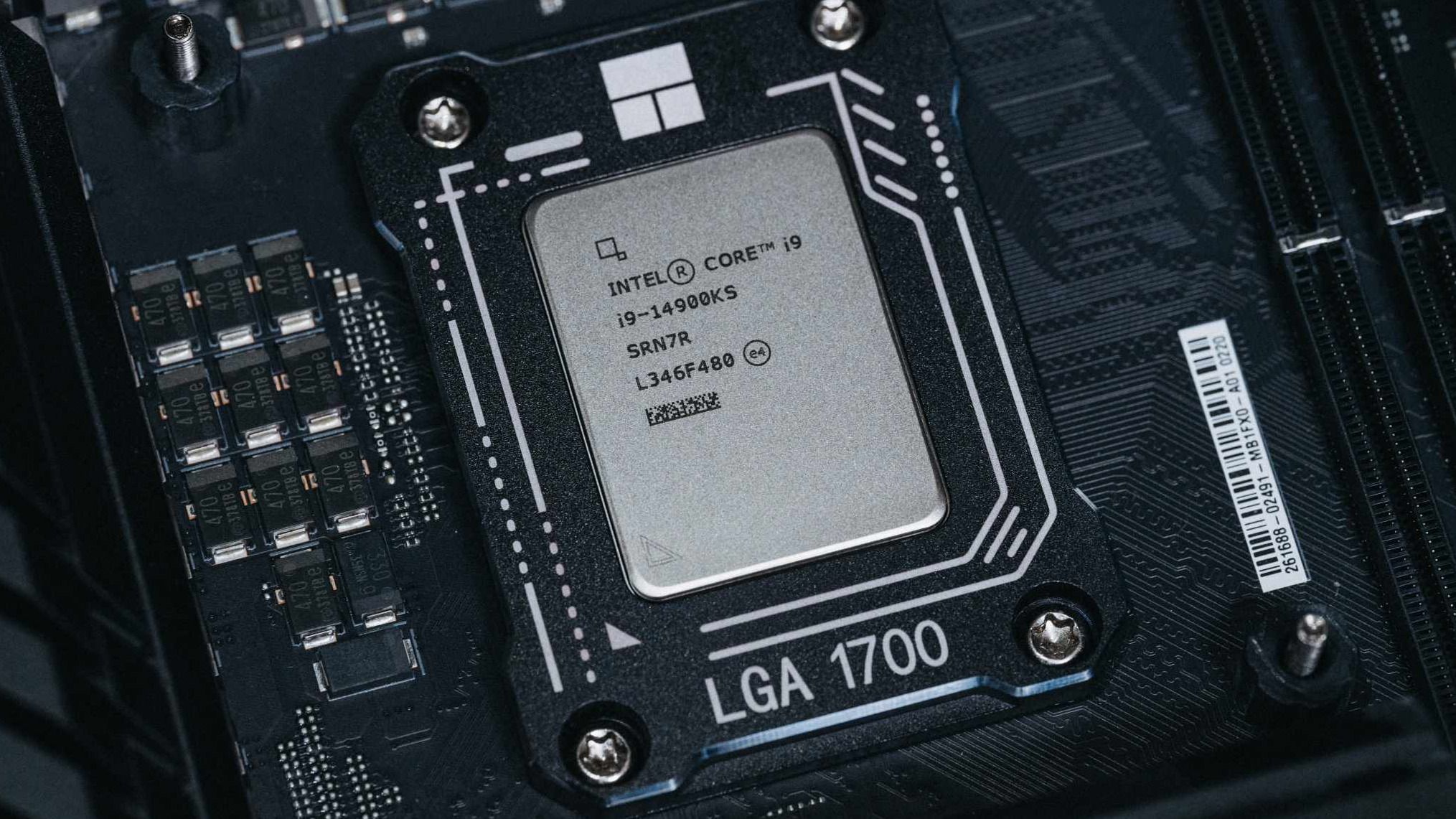 A rumored image of the Intel i9-14000KS