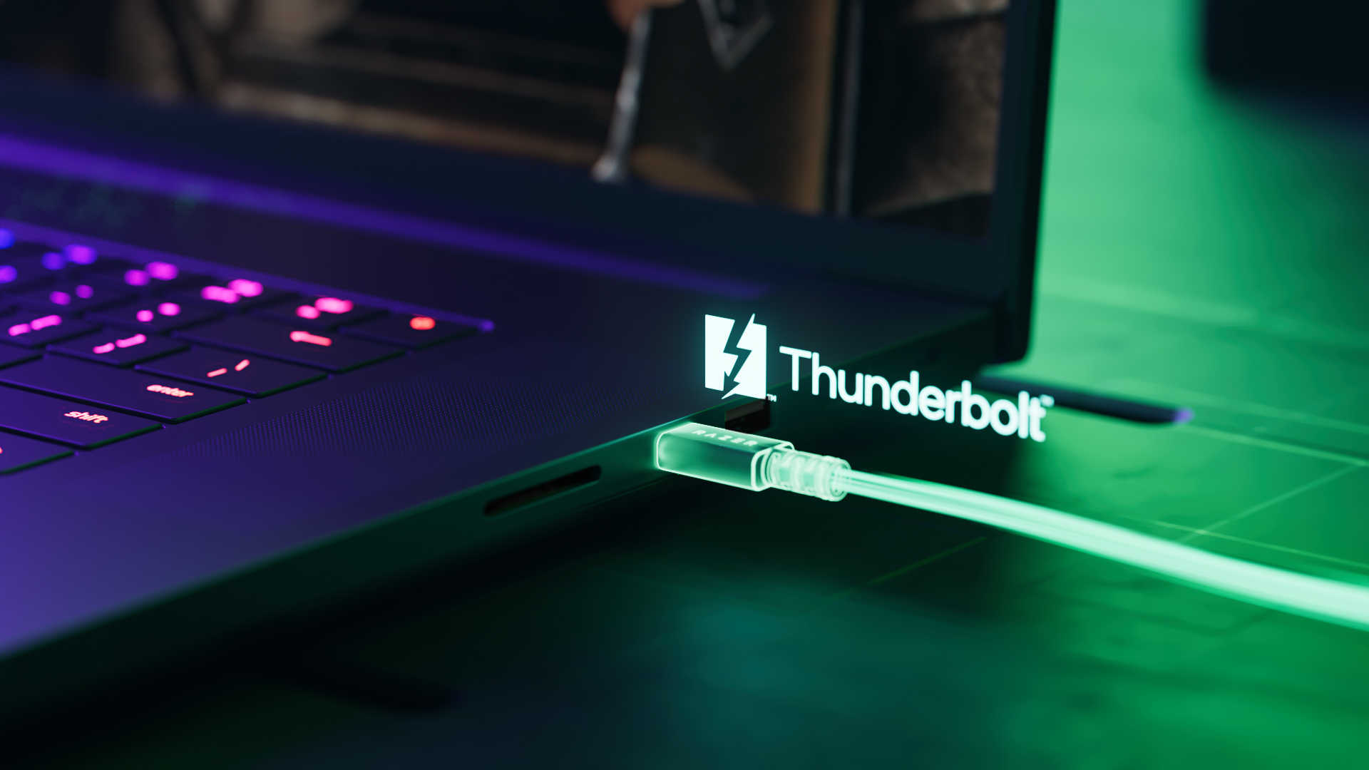 Primer plano de un puerto Thunderbolt en el Razer Blade 18