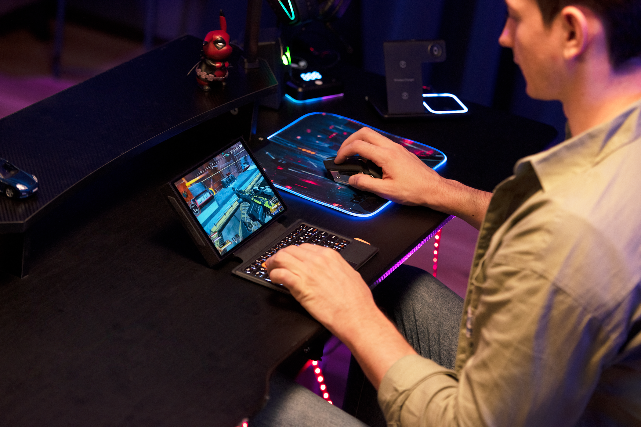 The OneXPlayer X1 Mini aims to out-Switch the Switch, and