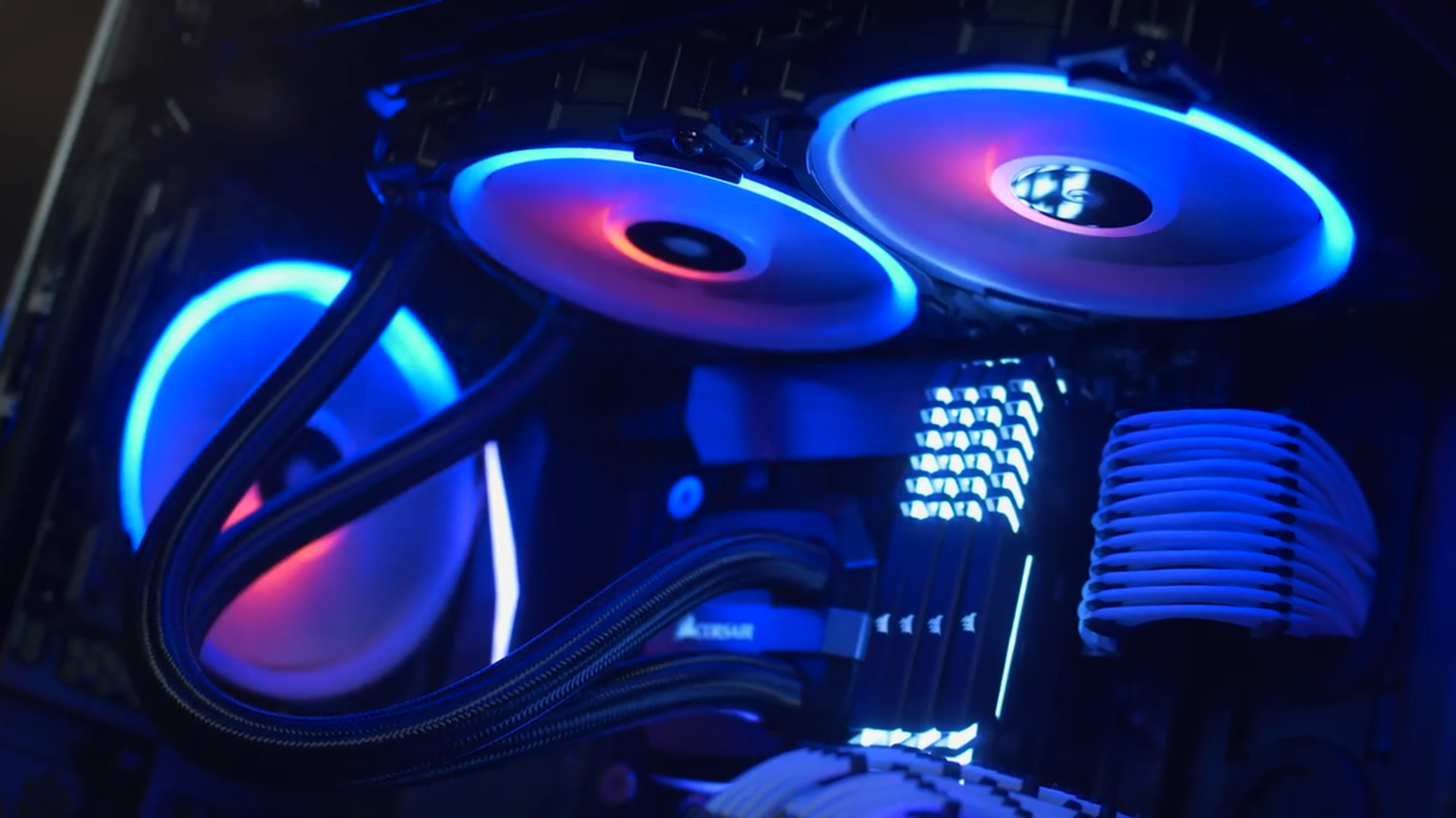 Corsair LL120 RGB Fans en un estuche para PC