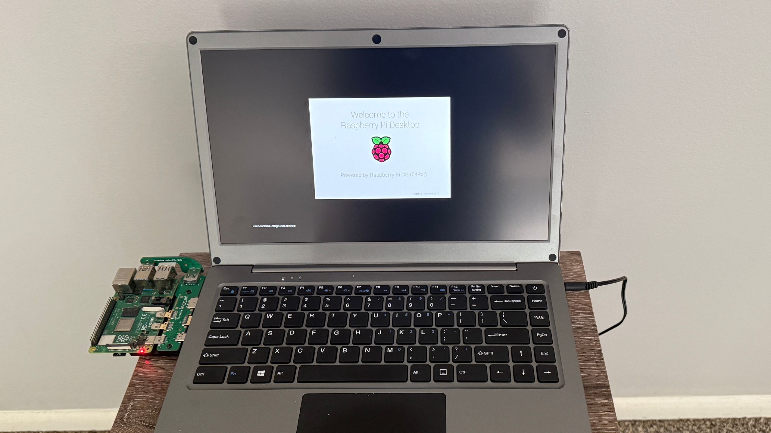 Elecrow CrowView Note 14レビュー：Raspberry PiをノートPCに変身させる低予算の方法