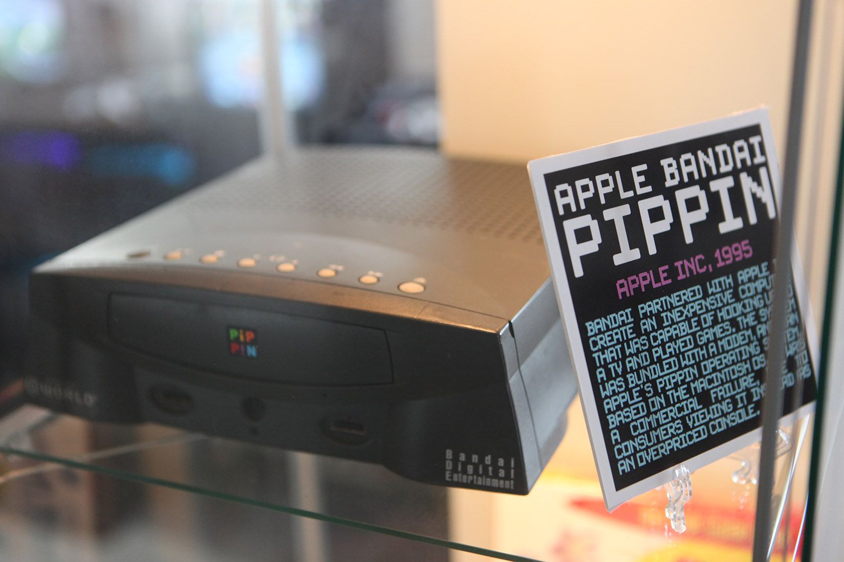 Apple Bandai Pippin gaming console