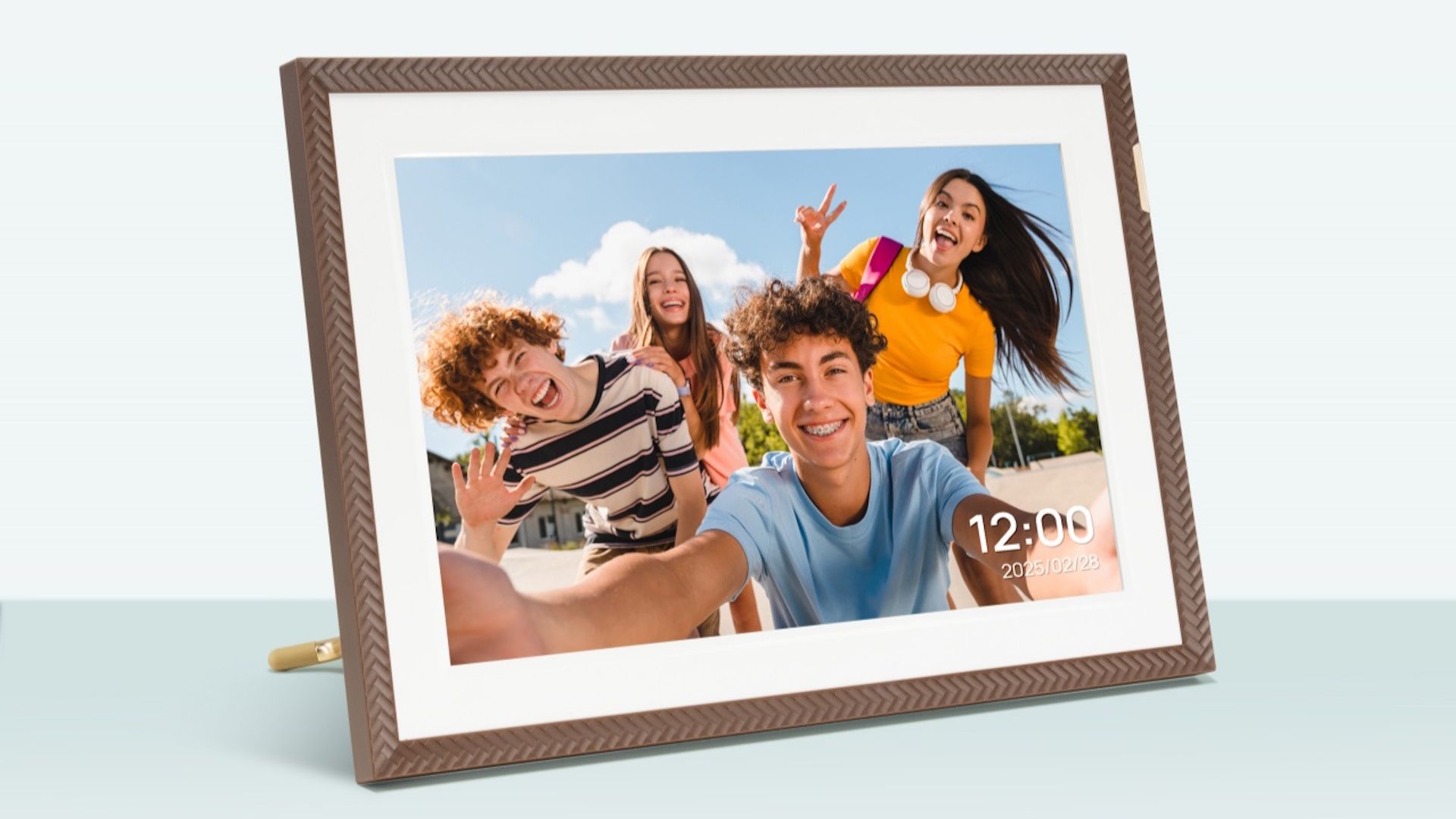 ARZOPA D10 Gold Lifestyle
