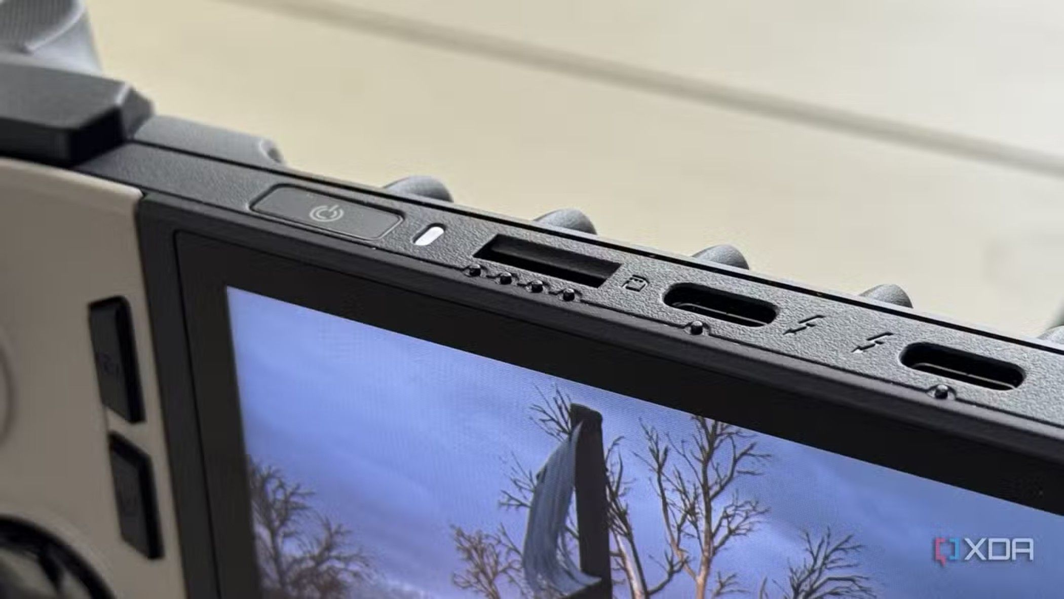 msi claw 8 ai plus power button